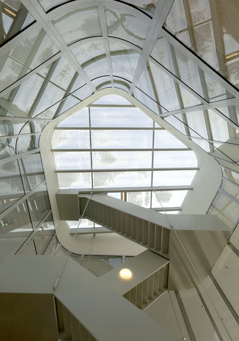 Regiocentrale Zuid by Wiel Arets Architects 
