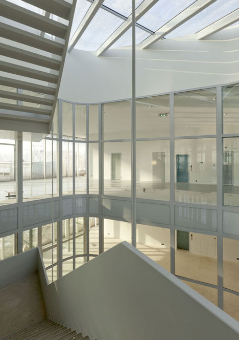 Regiocentrale Zuid by Wiel Arets Architects 
