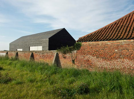 Stealth Barn by Carl Turner Architects