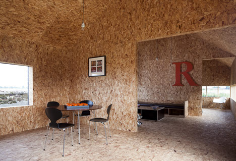 Stealth Barn by Carl Turner Architects