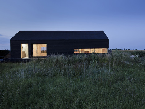 Stealth Barn by Carl Turner Architects