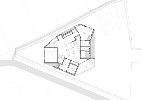 House in Iizuka by rhythmdesign House in Iizuka by rhythmdesign