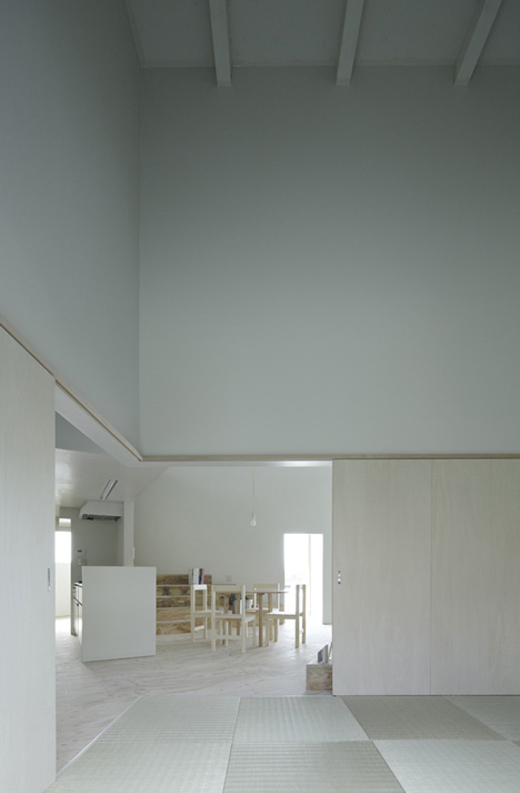 House in Iizuka by rhythmdesign House in Iizuka by rhythmdesign