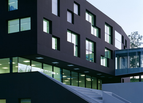 ESGE Ecole Secondaire de Genolier by ipas ESGE Ecole Secondaire de Genolier by ipas