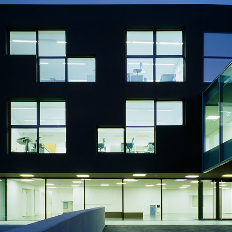 ESGE Ecole Secondaire de Genolier by ipas ESGE Ecole Secondaire de Genolier by ipas