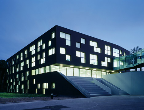 ESGE Ecole Secondaire de Genolier by ipas ESGE Ecole Secondaire de Genolier by ipas