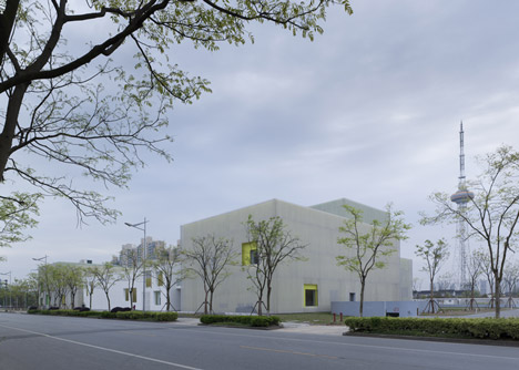 Qingpu Youth Centre by Atelier Deshaus