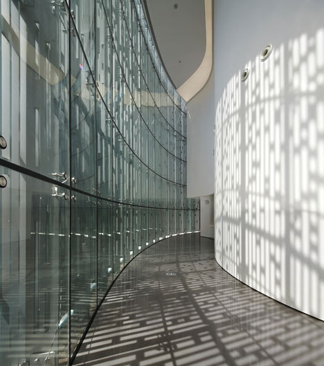 Nanshan Marriage Registration Centre by Urbanus