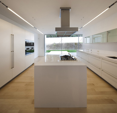 House in Ovar by Paula Santos