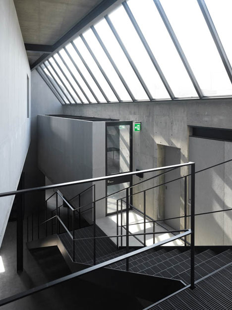 NH Office Building by General Design NH Office Building by General Design