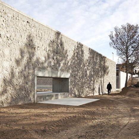 Valdefierro Park by Héctor Fernández Elorza and Manuel Fernández Ramírez