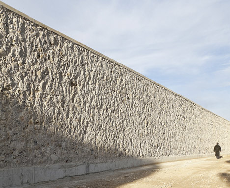 Valdefierro Park by Héctor Fernández Elorza and Manuel Fernández Ramírez