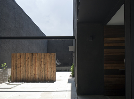 Casa Cerrada Reforma 108 by DCPP Arquitectos
