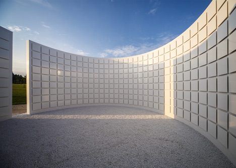 Memento by Wesley Meuris