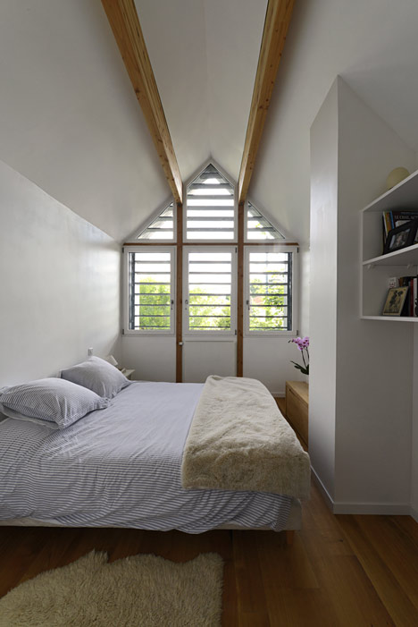Une Maison sur la Maison by THE Architectes Une Maison sur la Maison by THE Architectes
