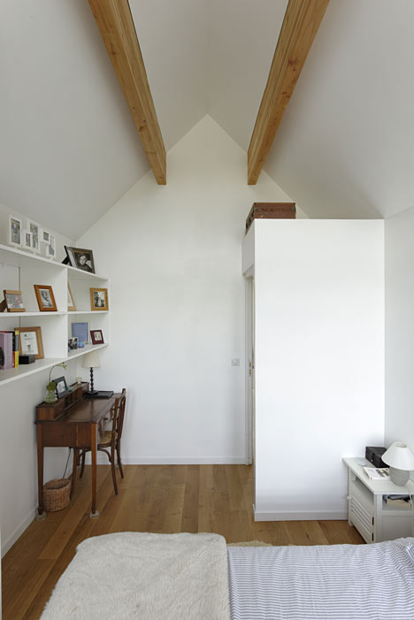 Une Maison sur la Maison by THE Architectes Une Maison sur la Maison by THE Architectes