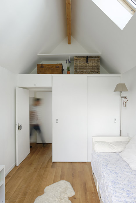 Une Maison sur la Maison by THE Architectes Une Maison sur la Maison by THE Architectes