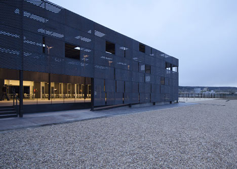 Centro de Recepción de Visitantes by a3gm + Mata y asociados