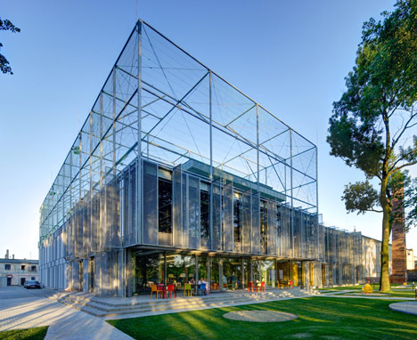 Fala Park by PLarchitekci Fala Park by PLarchitekci