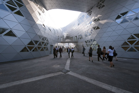 Lycée Georges Frêche by Massimiliano and Doriana Fuksas