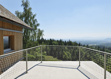 House HV by Kombinat House HV by Kombinat