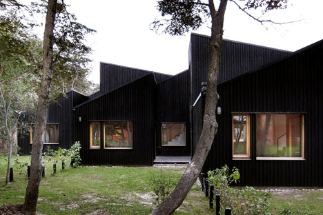 CLF houses by Estudio BaBO