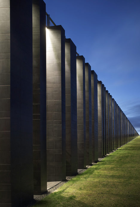 Giant's Causeway Visitors' Centre by Heneghan Peng Architects Giant's Causeway Visitors' Centre by Heneghan Peng Architects