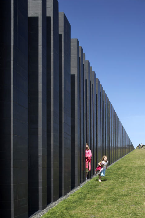 Giant's Causeway Visitors' Centre by Heneghan Peng Architects Giant's Causeway Visitors' Centre by Heneghan Peng Architects