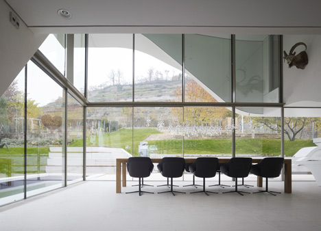 Haus am Weinberg by UNStudio