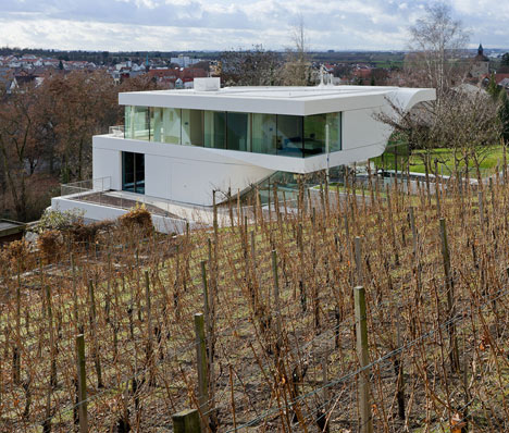 Haus am Weinberg by UNStudio