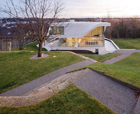 Haus am Weinberg by UNStudio