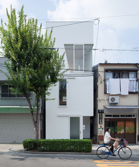 House in Tamatsu by Ido Kenji Architectural Studio House in Tamatsu by Ido Kenji Architectural Studio
