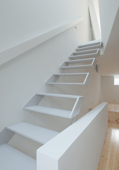 House in Tamatsu by Ido Kenji Architectural Studio House in Tamatsu by Ido Kenji Architectural Studio