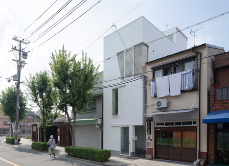House in Tamatsu by Ido Kenji Architectural Studio House in Tamatsu by Ido Kenji Architectural Studio
