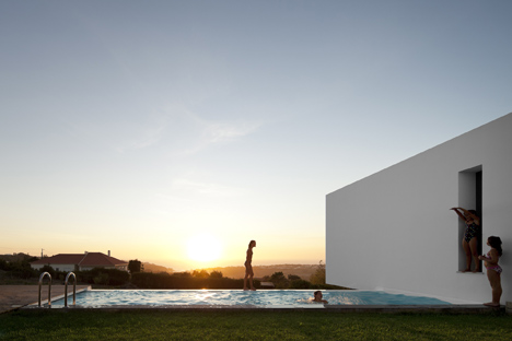 U House by Jorge Graca Costa