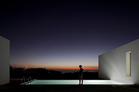 U House by Jorge Graca Costa