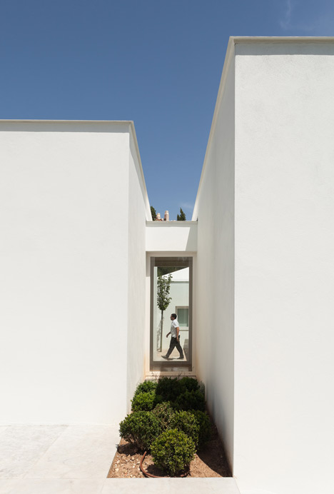 House in Belas by CHP Arquitectos House in Belas by CHP Arquitectos