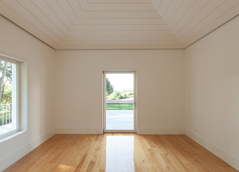 House in Belas by CHP Arquitectos House in Belas by CHP Arquitectos