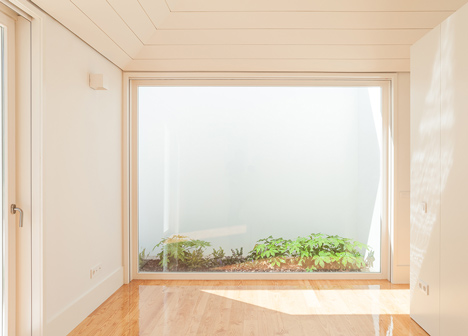 House in Belas by CHP Arquitectos House in Belas by CHP Arquitectos