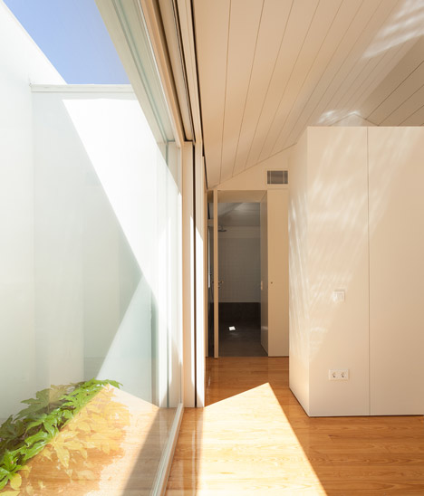 House in Belas by CHP Arquitectos House in Belas by CHP Arquitectos