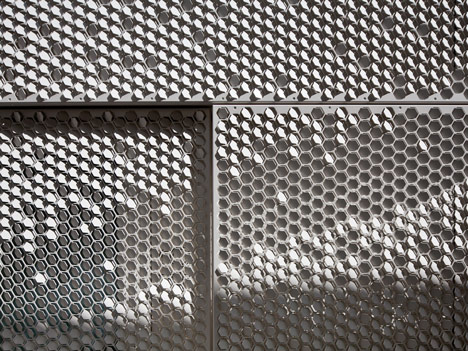 Dezeen_Bent by Chris Kabel_11