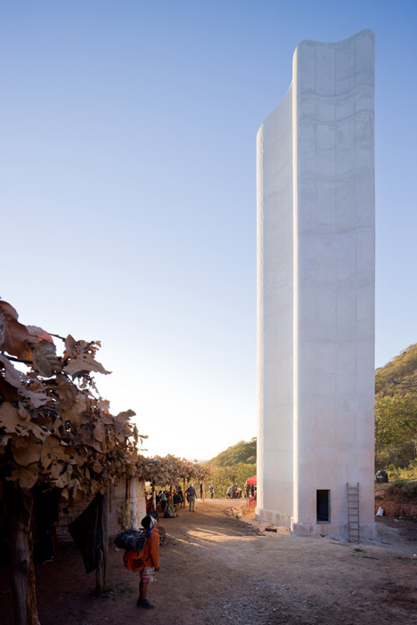 Cerro del Obispo Lookout Point by Christ & Gantenbein Cerro del Obispo Lookout Point by Christ & Gantenbein