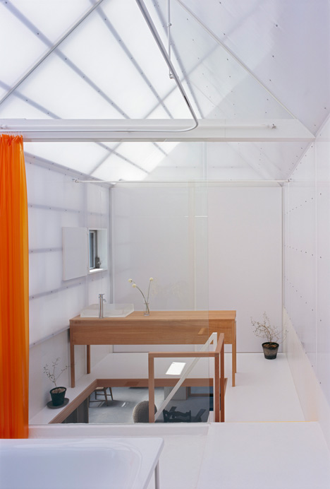 House in Yamasaki by Tato Architects