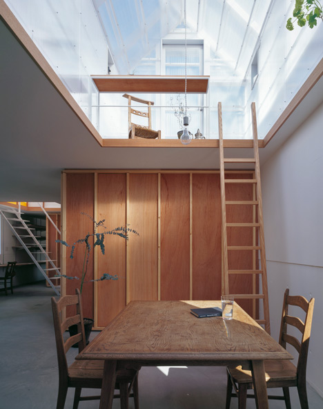 House in Yamasaki by Tato Architects