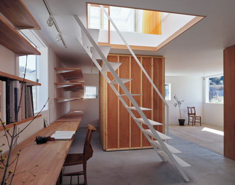 House in Yamasaki by Tato Architects