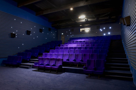 Cine 32 by Encore Heureux Cine 32 by Encore Heureux