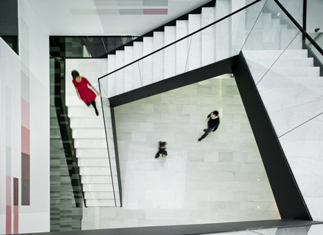 Confederation of Employers of Albacete Headquarters by Cor and Associados Confederation of Employers of Albacete Headquarters by Cor and Associados