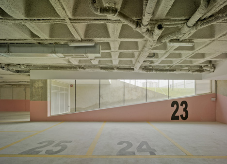 Confederation of Employers of Albacete Headquarters by Cor and Associados Confederation of Employers of Albacete Headquarters by Cor and Associados