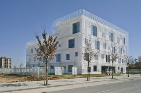 Confederation of Employers of Albacete Headquarters by Cor and Associados Confederation of Employers of Albacete Headquarters by Cor and Associados