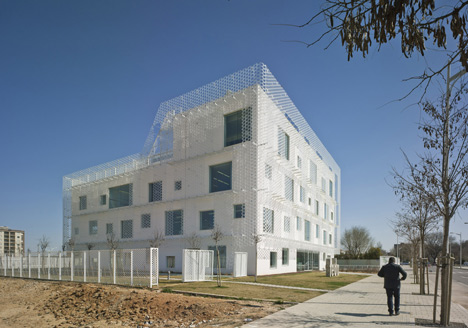 Confederation of Employers of Albacete Headquarters by Cor and Associados Confederation of Employers of Albacete Headquarters by Cor and Associados